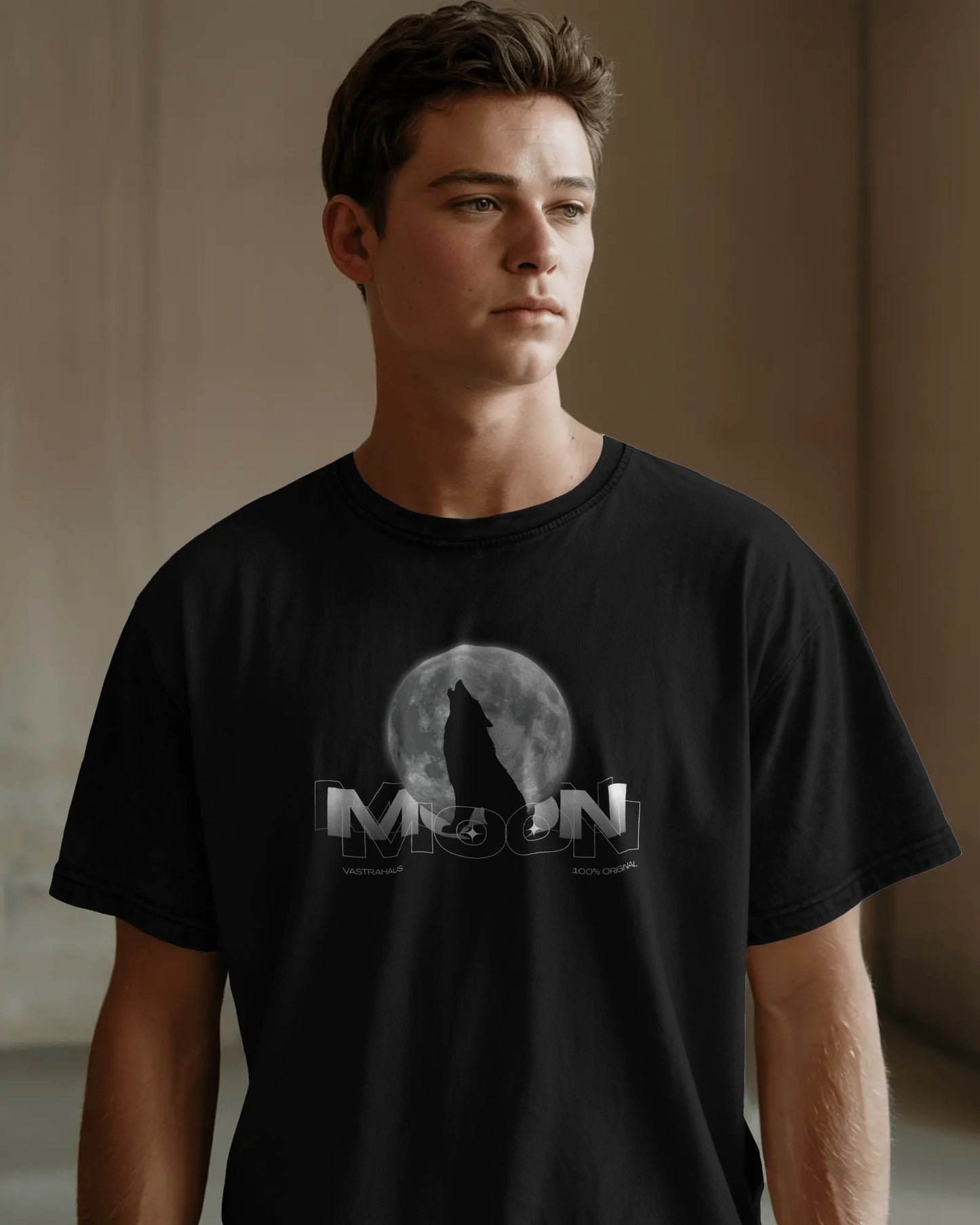 Black Graphic T-Shirt – Wolf Howling at the Moon Design